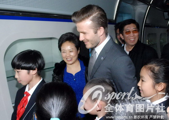 ���˺�ķǰ��ʷ�Һ�ͬСѧ