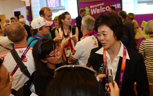 2012��7��26�գ����������ܾ������˶���������������������ң����ܲɷá����գ��׶ذ��˻����������ǩ��ʽ���²��������򳡾��С� �»��������ϣ���� 