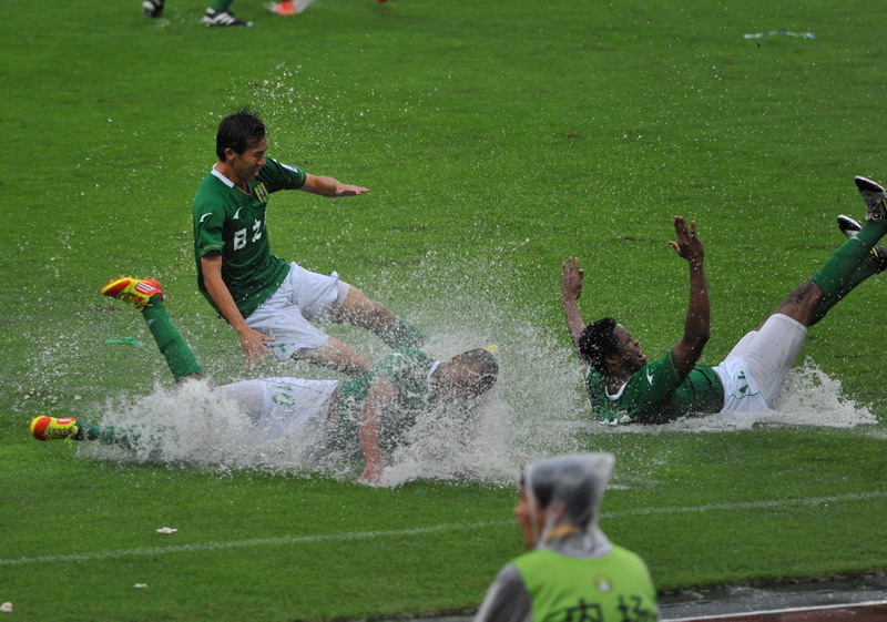 ˮ����ף����3��30�գ�2013���м�������3�֣�������֮Ȫvs���������� �����ݱ�������չ��ˮ�д�ս�����������ͼƬ��