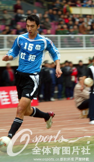 ����ʵ�¶������ڱ�·ͻ��