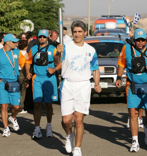 ͼΪ2004��7��9�գ�ʱ��ϣ�����������������ɻ�˹��ϣ�������ص����л�洫�ݣ�������Ƭ����