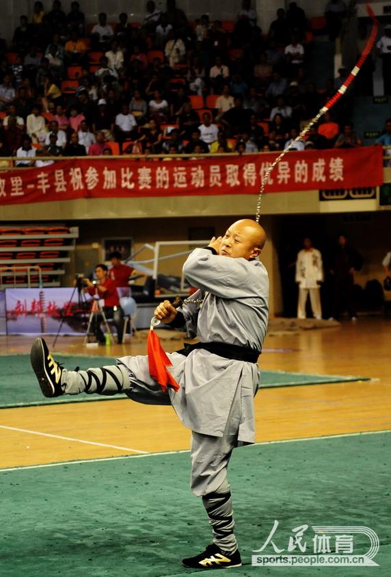 �y�P�����