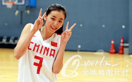 Ů����Ա��ˬ