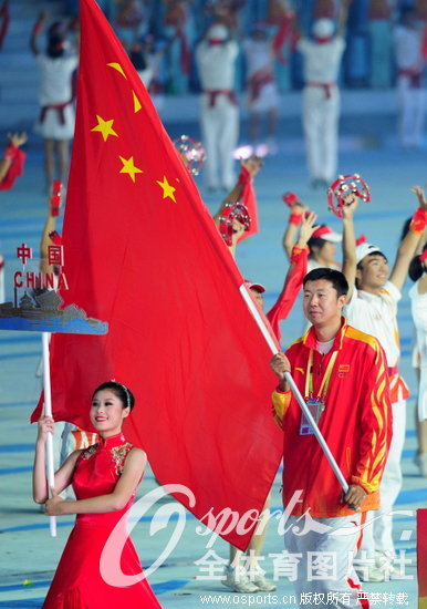 2010��������˻��Ļʽ�ϣ�����ۤ��Ϊ���й������ŵ����֣����Ƕ���Ϊ�й������������׵�����������̸����ù������˻����������Ĺھ�������ۤ���Ƕ���ر�ʾ�����ܶ��������˻���ƣ����Ҵ����޺�����