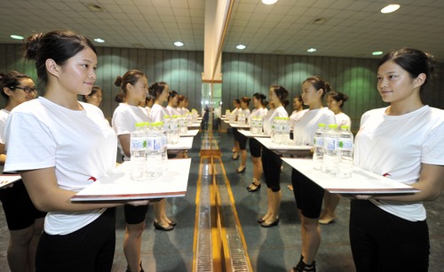 8��23�գ�����־Ը���ھ���ǰ��������ѵ����