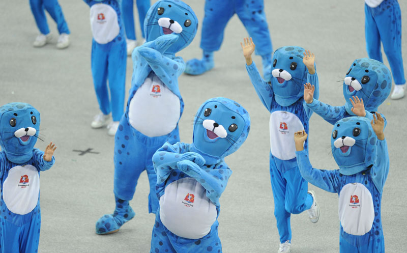 �ټ�����9��12�գ���ʮ����ȫ���˶���������ʡ����ѵ�������ۺϹݱ�Ļ������ʡȺ������չʾ���»�����߽��꾰��