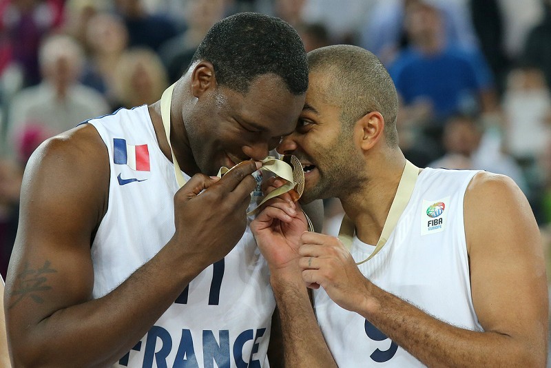 �S�ƨఽ�ۼ֡X�X2013�~9��23��A2013�~�ڬw�k�x�A���ɨM�ɡG�{����§���j�|��A���J�P���ͦb����x�W���ѳߡ��C