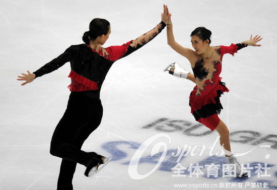 2008��11��7�գ�2008/09�������籭�������������й�վ���������ڶ��յ����ᣬ˫�˻��й�����ŵ�/��������ɻ��з��ӳ�ɫ��������188.22�ֵ��ܳɼ���ȡ�ھ�����Ҳ�������״λ���й����ھ����ڿ��������������/Ī������175.05��ժȡ���ƣ�����ھ�����/١��171.86�ֻ�ü�����