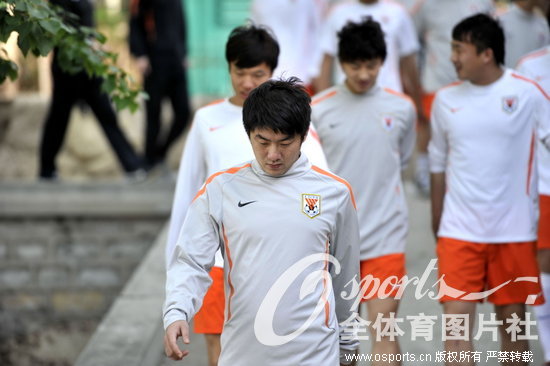 ����Ĵ���������Ӳ��ɻ�ȱ��һԱʤ�ζ��λ�á�