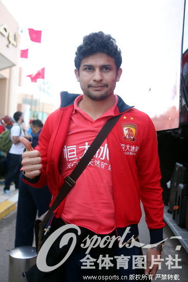 恒大征战世俱杯 球队抵达摩洛哥队员略显疲惫