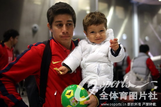 恒大征战世俱杯 球队抵达摩洛哥队员略显疲惫