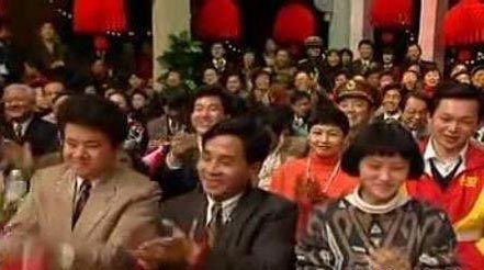 ��1992��İ������ǰ��˻��ϣ���ˮŮ�ʸ����ٴε������콱̨����85�������Ҷӵ�92�����ۣ�7��ʱ�����ȱ���������Ӿ���硷��־��Ϊ������������ˮ�˶�Ա�ĸ�����1993������˴�������̨��