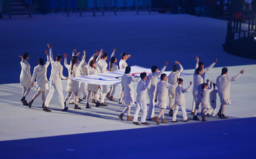 ����ƥ�˻����ڱ�Ļʽ�Ͻ��º��뿪�᳡���»�����߹�����