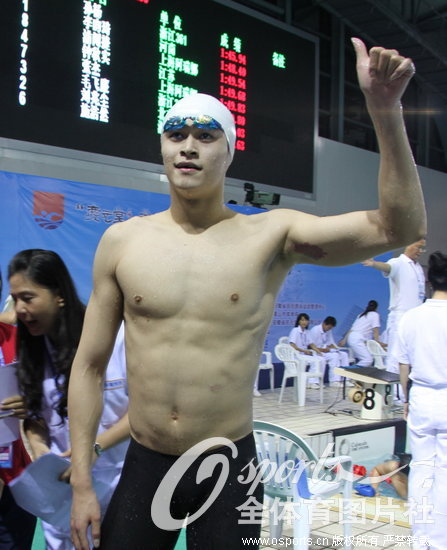 9��22�������ڰ��ջ�ɽ�ٰ��2012��ȫ����Ӿ��������ȫ�˻��ʸ�������200�������ξ����У��й���Ӿ�������׶ذ��˻�ھ�������1��45��94�ĳɼ���ý��ơ�