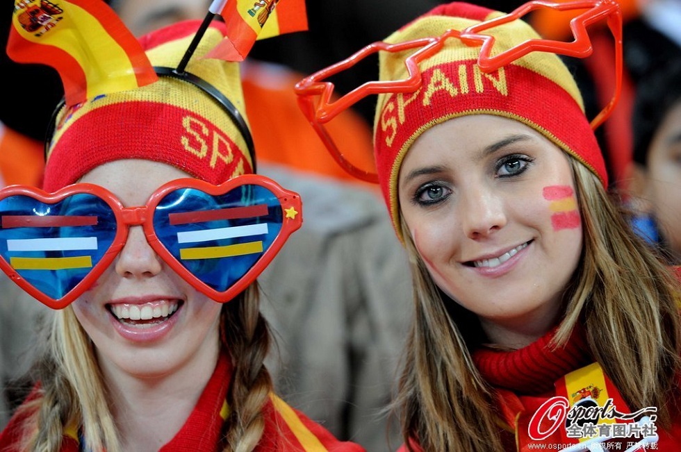 ��̨�ϵ���������Ů����