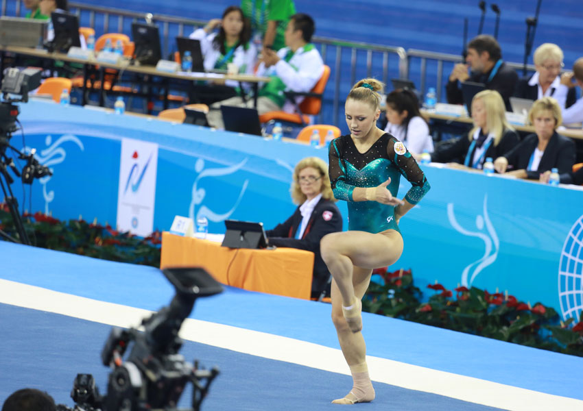 ����˹��Ů����