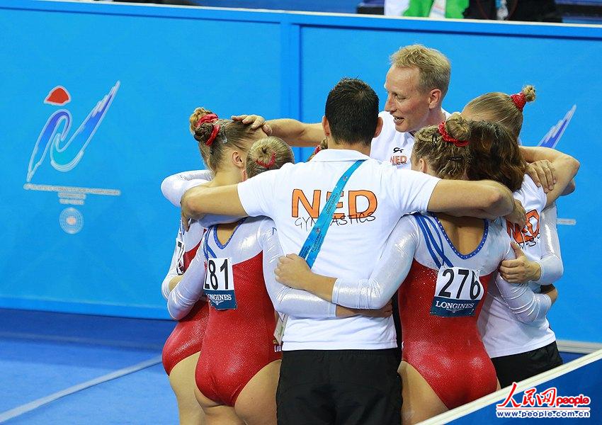 ��ɱ����󣬺������˶�Ա�����Աӵ����һ��