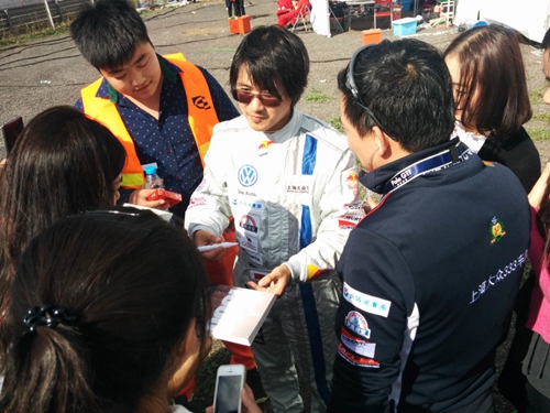 ����������ǩ��