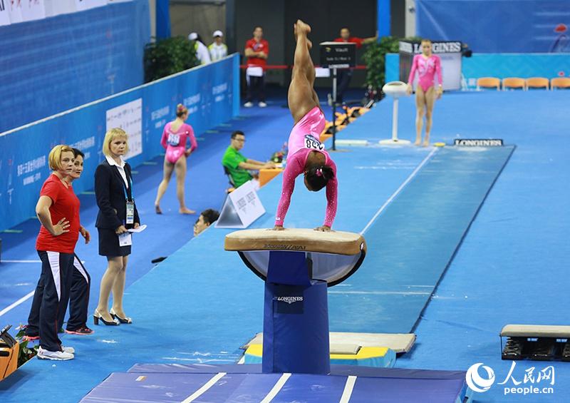 ���ɡ��ݶ�˹���ڽ��а�������