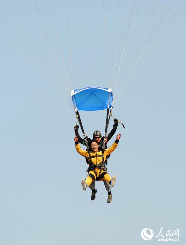 10��6�գ��ɹ��������ֺܾ��й������ž��վ���ͬ���졢Ϊ��10���2014��ȫ����ɡ�������ںӱ��������Ƚ��У�������ž���һ��ɡ�����ڵ�13֧ʡ��ֱϽ�У�������Լ130���˶�Ա�μӽ��𡣱���������Ů���㡢��Ů�ؼ����������͡�˫�˲�ɡ��������ɡ��ɡ�����������������Ŀ��������18����ơ�ͼΪ˫����ɡ��        ����������  ���� ��