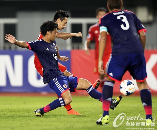 ˫����Ա�ڱ�����ƴ��