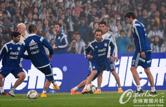 ����͢�ӻ�����ս