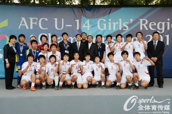 ����Ů����