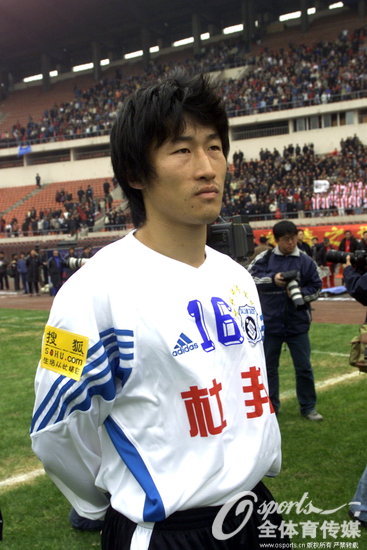 2008賽季，季銘義以400萬元從大連實德轉會至成都謝菲聯，成為當年標王。