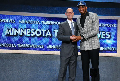 唐斯成为2015NBA状元