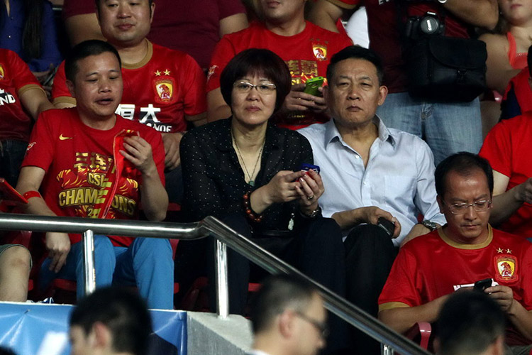 郎平與疑似男友合影曝光