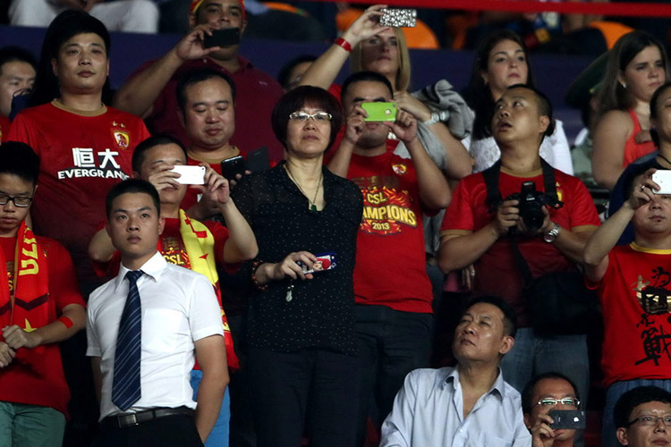 郎平與疑似男友合影曝光