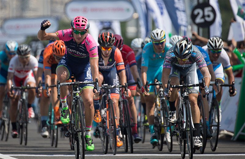 10��22�գ�������ũ�ű�����ʮ�컷���ϵ����ʹ�·���г���չ�����������Ĳ������ڵĽ���