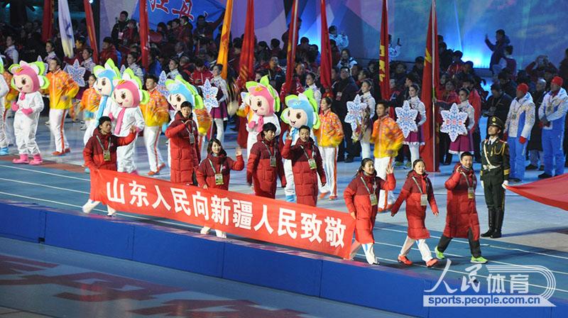 ɽ�������ӳֺ���볡