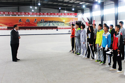 �������Һ����У���һ������������ѧУ��ѧ�������� ��