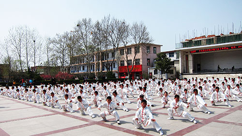 ������ѧУ��ѧ�����������Ļ��㳡����̫��ȭ������ ��