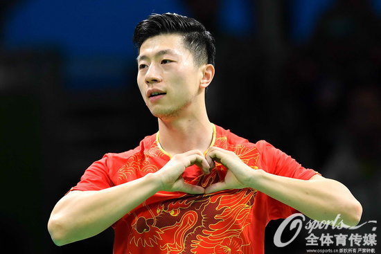 馬龍獲勝后比心形致謝觀眾