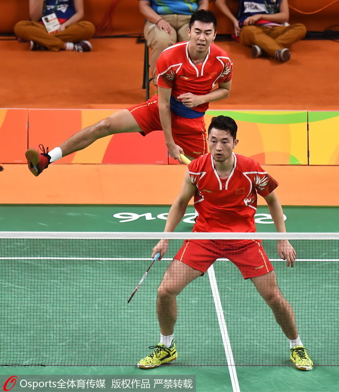 柴彪/洪煒在比賽中