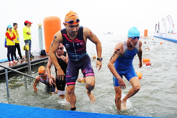 �˶�Ա�ڱ����С�