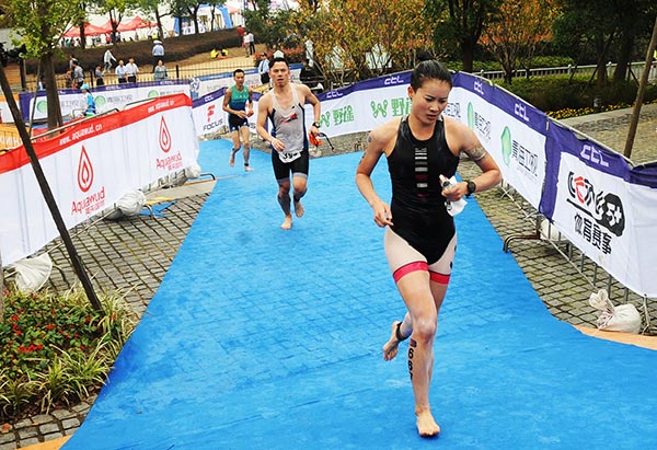 �˶�Ա�ڱ����С�