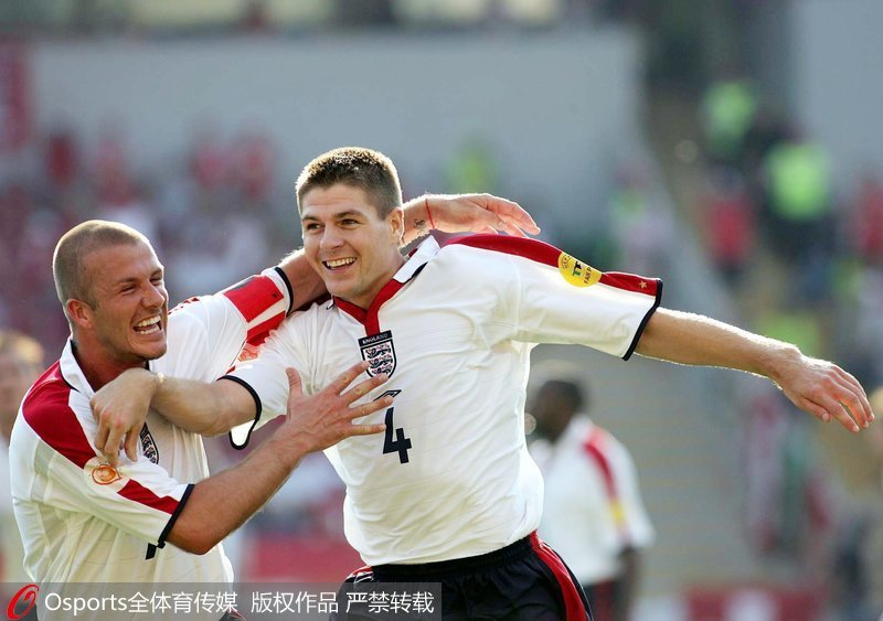 2004��ŷ������Ӣ����С����������ʿ���������뱴�˺�ķ��ף����