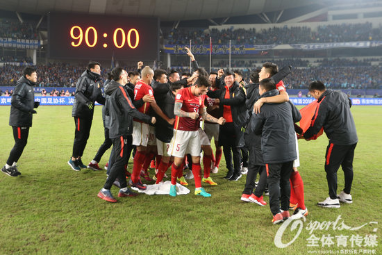 �����ף���