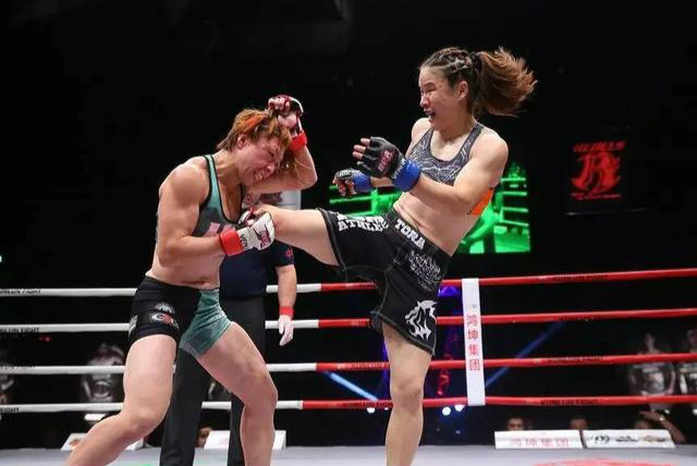 MMAŮ�ʷŻ����ҵĹھ����12��15�գ����ؾ��ۺϸ񶷹ھ���7�����ڱ����д��������������粫�����������Ļ��������ǰ���飬�й�MMAŮ����ΰ���ı����ǹ��ȭ������Ϊ�ڴ��ı���֮һ������ϸ�� 