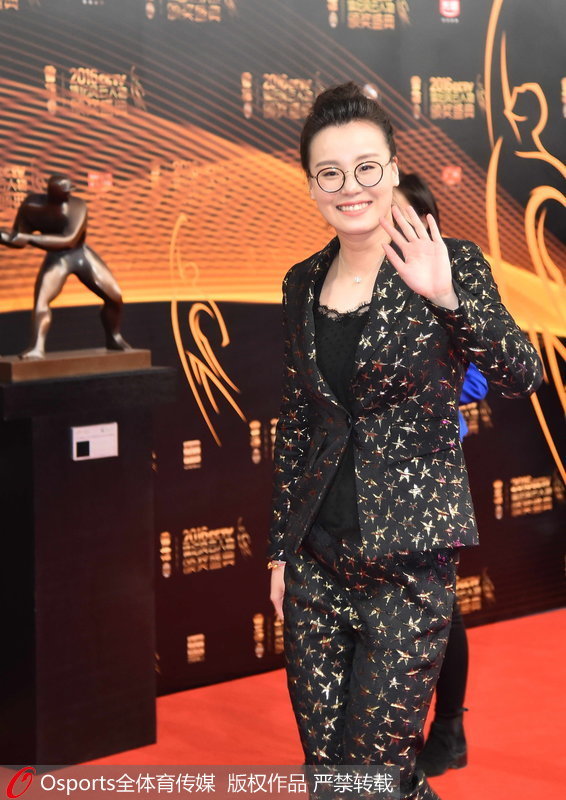 傅園慧盛裝出席