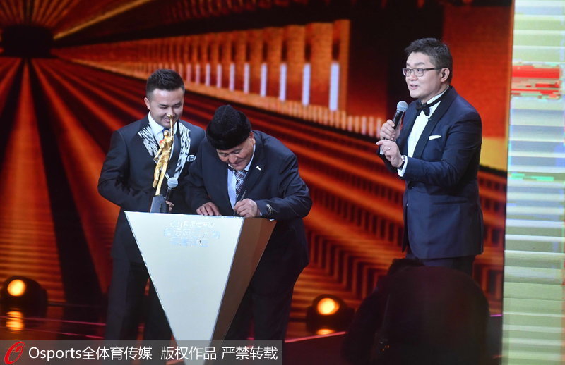 米曼·艾米拉留下特殊簽名