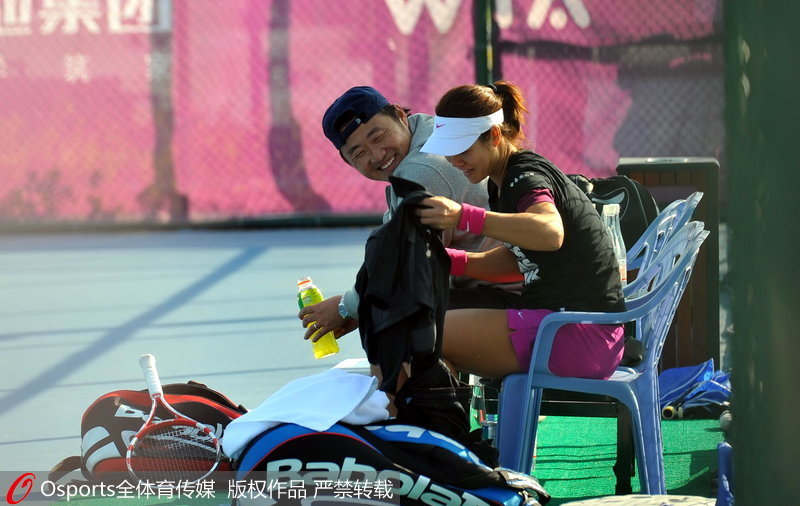 ��ɽ�����ȡ��������й���ΰ���Ů�˶�Ա���������ɼ��ı��󣬶��벻���ɷ�ɽ����顣