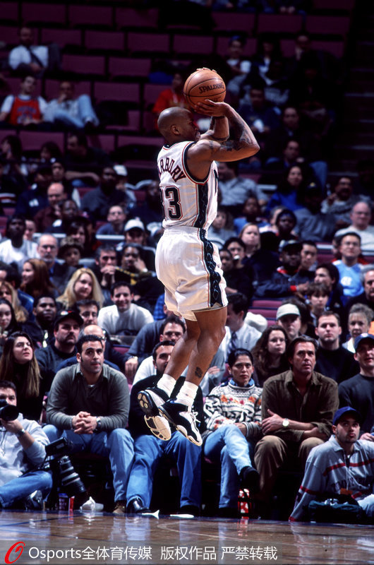 1998-1999����NBA���ʾ����ڼ䣬������תͶ�����������ӡ������������������״���ѡȫ���ǡ�ֵ��һ����ǣ���Ҧ����������������������һ��׼��CROSSOVER��Ҧ���ε��ڵء�