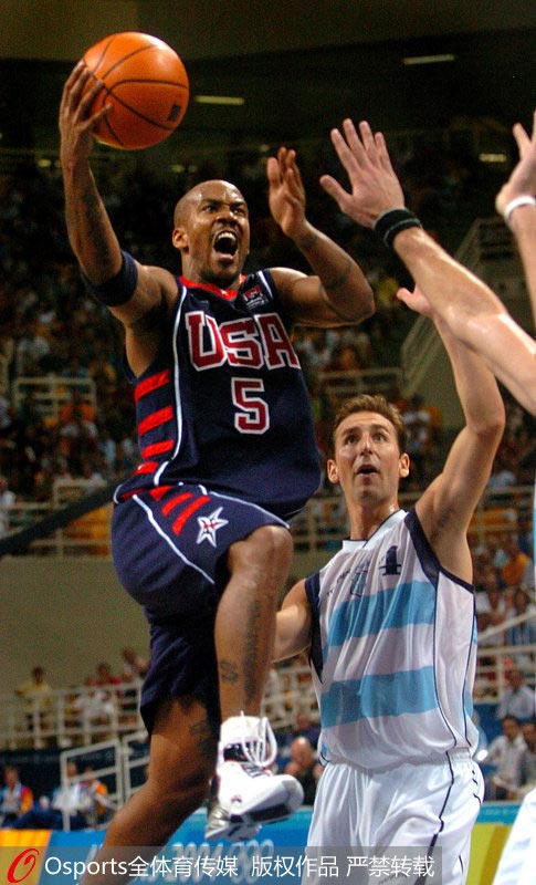 ��2004���ļ����˻��У������������������֮�Ķӣ������������ں�������������������ӵı����п���31�֣����������ӵ�һ����NBAְҵ��Ա�μӵ������δ���õ����ơ��������Ķ���������ֻ�õ���ͭ�ơ�