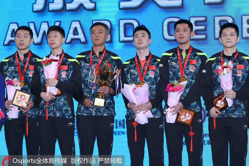 中國男團獲得冠軍