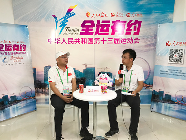 喬丹體育副總經理黃濤（左）做客人民體育《全運有約》視頻訪談節目
