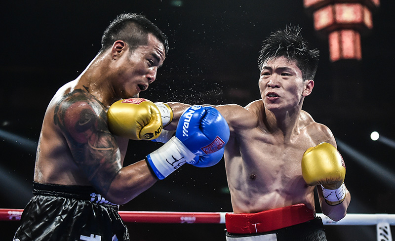 吳國權VS考姆森·鮑爾森